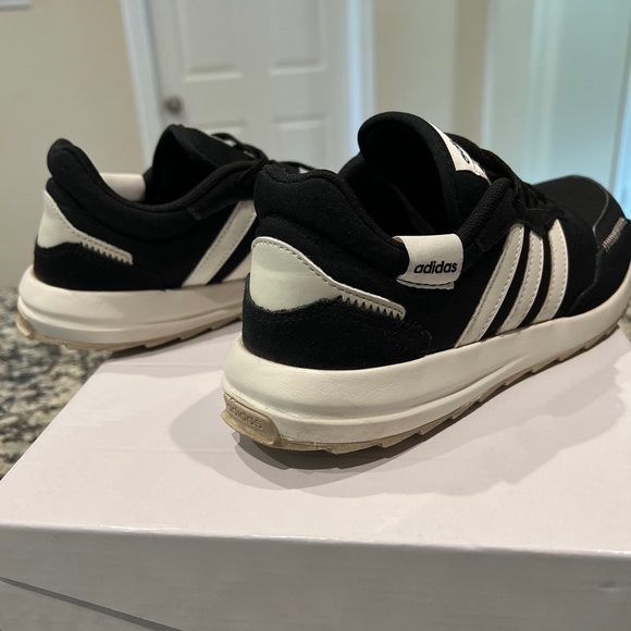 Adidas Retrorun Black White Running Shoes Sneakers EH1859 Womens Size 6.5 - Picture 6 of 6